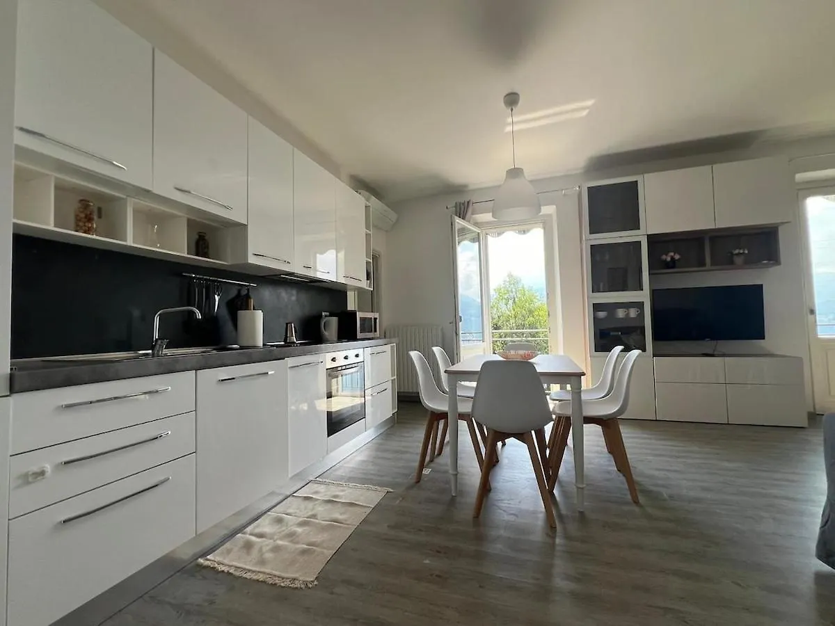 Апартаменты Sunset House Air Con Large Balcony, Unbeatable View And Peace Перледо Италия