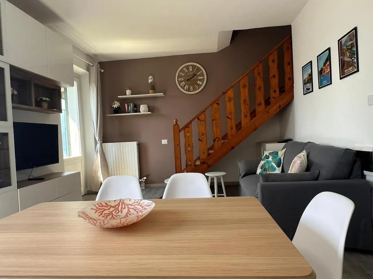 Апартаменты Sunset House Air Con Large Balcony, Unbeatable View And Peace Перледо